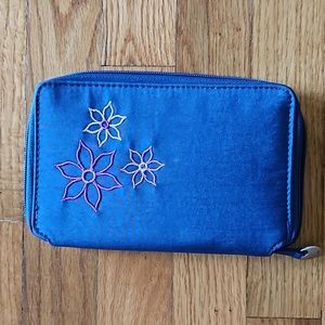 NWOT Travelon RFID Passport/ID Holder